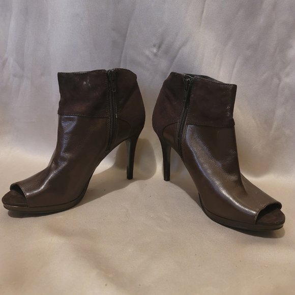 Nine West Ankle Bootie Size 6 - Picture 7 of 8